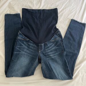 1822 Maternity Skinny Jeans with Raw Hem